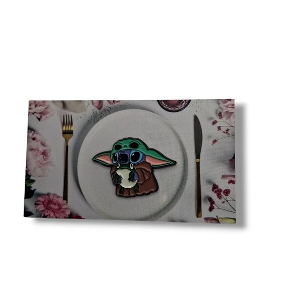 Lilo&Stitch Stich in Grogu/Baby Yoda costume Pin/Brooch - Picture 4 of 8
